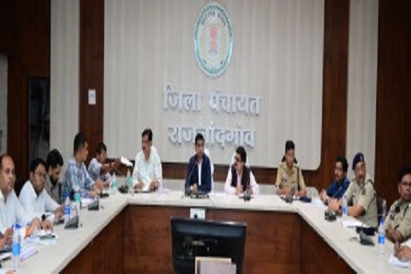 राष्ट्रीय राजमार्ग पर घुमंतु पशुओं के प्रबंधन के लिए ग्राम पंचायतों की सक्रिय भागीदारी जरूरी : कलेक्टर