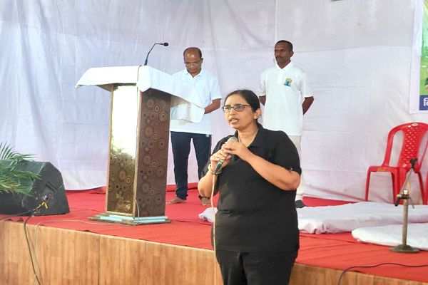 स्वस्थ तन के लिए योग, मन की शांति के लिए ध्यान और बेहतर जीवन के लिए आयुर्वेद जरूरी : कलेक्टर