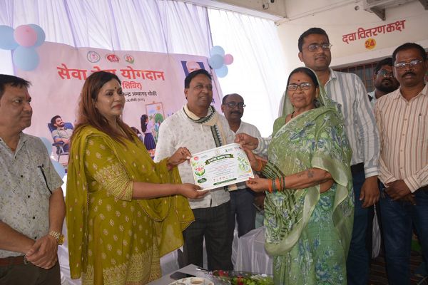 सेवा संकल्प अभियान के तहत सामुदायिक स्वास्थ्य केंद्र अंबागढ़ चौकी में 61 लोगों ने किया स्वैच्छिक रक्तदान