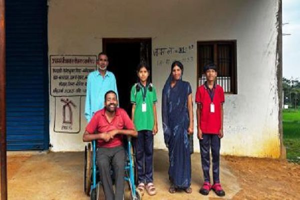 सड़क दुर्घटना से दिव्यांग हुए राजेश का मजबूत सहारा बना प्रधानमंत्री आवास