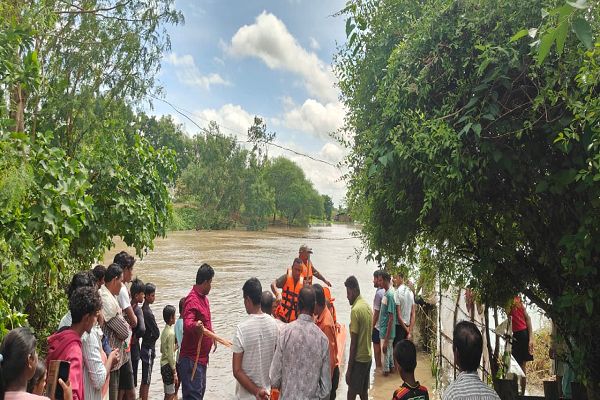 बलौदाबाजार जिला प्रशासन की सतर्कता से बाढ़ प्रभावित 120 लोगों का सफल रेस्क्यू