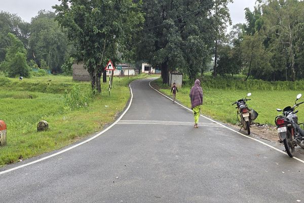सेवा संकल्प अभियान : सेवा की कहानीः सड़क से मुख्यधारा से जुड़ा पहाड़पारा, पीएम-जनमन ने आसान की विकास की राह