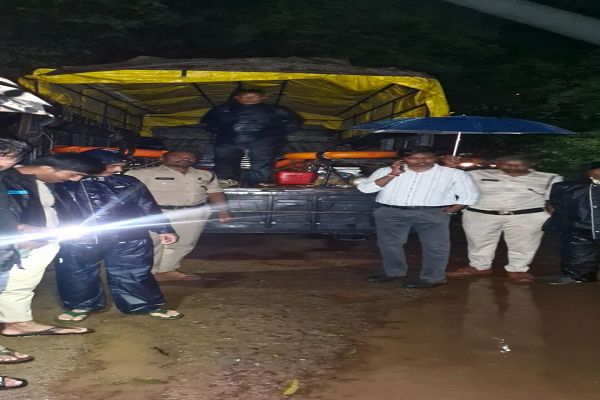 धमतरी में भारी बारिश से उफान पर नदी-नाले
