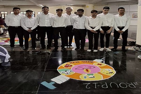 सेवा संकल्प अभियान के तहत रंगोली प्रतियोगिता और स्वास्थ्य शिविर आयोजित
