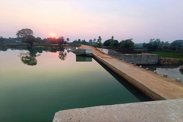 सेवा संकल्प अभियान : सेवा की कहानी: ग्रामीणों की मांग पर बना सकालो मुरना बांध, जल संकट से मिली राहत और 45 हेक्टेयर खेती को मिला पानी