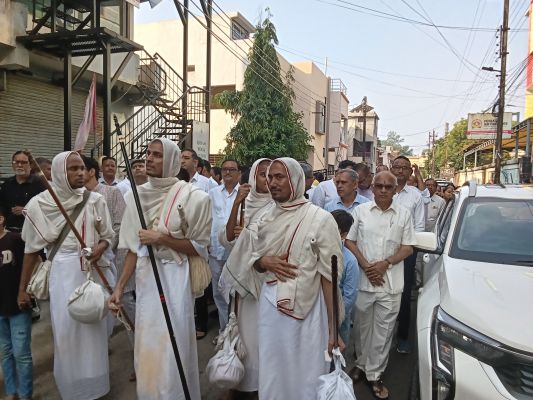  भक्ति से सराबोर हुई चैत्य परिपाटी,चार जिनालयों में गूंजे जिनेंद्र देव के जयकारे* 