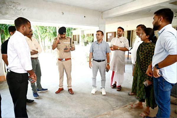 मुख्यमंत्री श्री विष्णु देव साय के निर्देश पर महानदी के तटीय क्षेत्रों में राहत-बचाव के लिए प्रशासन मुस्तैद