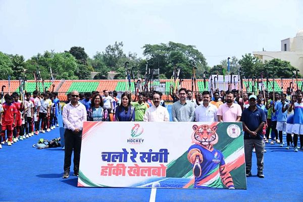 छत्तीसगढ़ हॉकी लीग : चयन ट्रायल के पहले दिन 223 खिलाड़ी उतरे मैदान पर, उप मुख्यमंत्री श्री अरुण साव ने खिलाड़ियों से की मुलाकात
