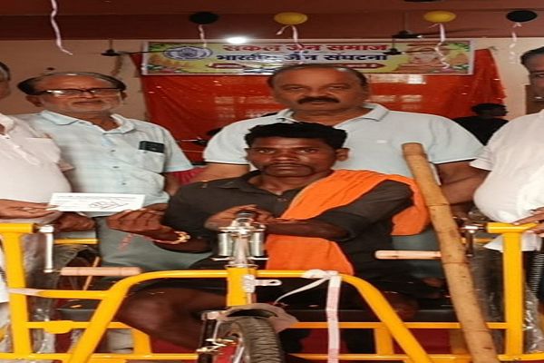  पंडरिया में 84 दिव्यांगजनों को ट्राइसिकल और व्हीलचेयर वितरित   जैन समाज एवं भारतीय जैन संघटना की पहल, सेवा कार्य की सर्वसमाज ने की सराहना