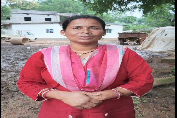 कभी घर तक सीमित रहने वाली बसंती कश्यप अब बनीं लखपति दीदी