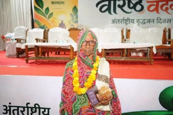 अंतरराष्ट्रीय वृद्धजन दिवस पर बुजुर्गों के चेहरे पर आई मुस्कान, सम्मान के साथ मिले सहायक उपकरण