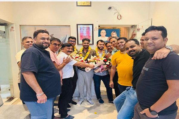 रायपुर अनाज दलाल संघ की नई कार्यकारिणी गठित, टिंकू महावर बने अध्यक्ष