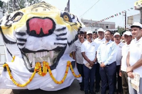 वन्यजीव संरक्षण का संदेश लेकर गांव-गांव पहुंचेगा &lsquo;बाघ रथ&rsquo;,वन मंत्री केदार कश्यप ने दिखाई हरी झंडी