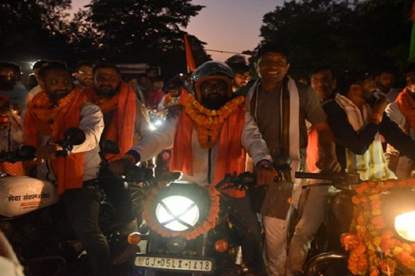 जन सेवा से राष्ट्र सेवा के 25 वर्ष का संदेश लेकर पहुंची बाइक रैली, स्वास्थ्य एवं कृषि मंत्री ने किया स्वागत