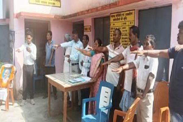 विशेष ग्राम सभा में ग्रामीण विकास सहित बाल विवाह व नशा मुक्ति पर दिलाई शपथ
