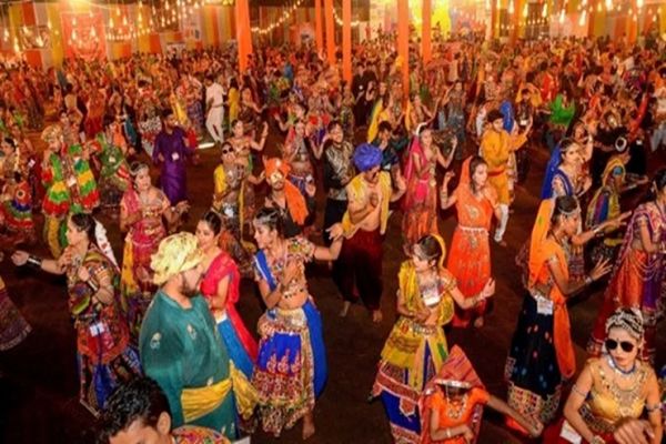 गरबा की धार्मिक मर्यादा से सुरक्षा तक, वक्फ बोर्ड और बजरंग दल ने रखी अपनी बात