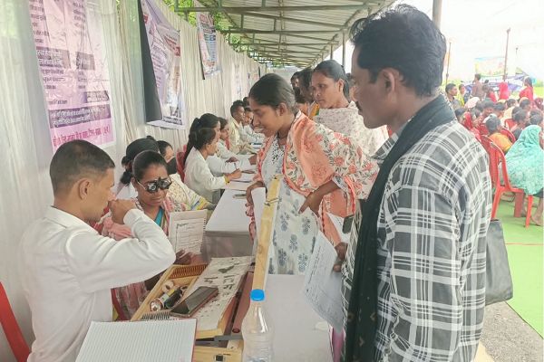 &rsquo;खोरखोसा में &lsquo;सेवा सेतु&rsquo; शिविर में उमड़ा जनसैलाब, एक ही मंच पर ग्रामीणों को मिला योजनाओं का लाभ&rsquo;