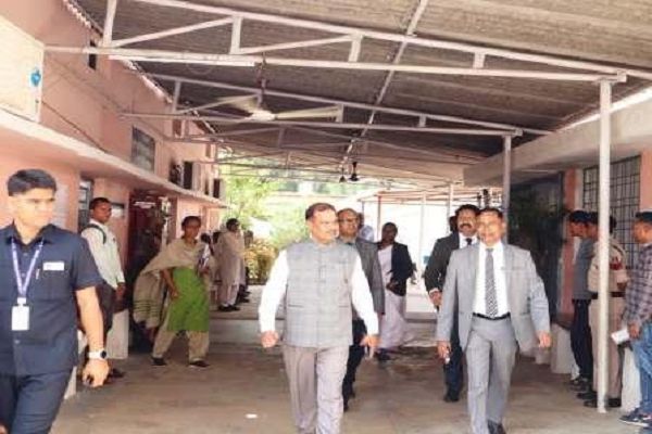 न्यायमूर्ति संजय कुमार जायसवाल, छ.ग. उच्च न्यायालय, ने कोंडागांव जिला न्यायालय का किया निरीक्षण