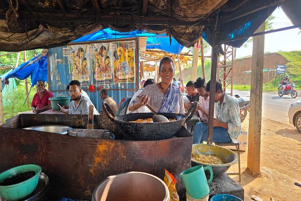 &rsquo;सेवा संकल्प अभियान&rsquo; : &rsquo;सेवा की कहानी: समूह से मिला एक लाख रुपये का सहारा, दुकान और ठेले से आत्मनिर्भर बनीं लाजो&rsquo;