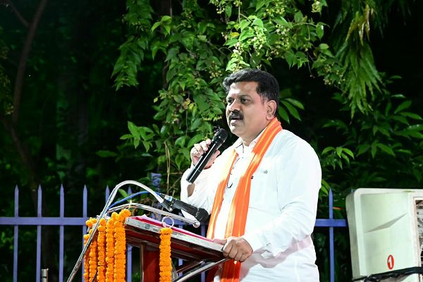  पत्रकार स्व. पंकज शर्मा की प्रतिमा का उप मुख्यमंत्री श्री विजय शर्मा ने किया अनावरण, पत्रकारिता में योगदान को किया गया याद