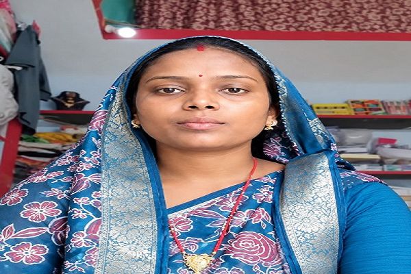 बिहान योजना से रीमा की बदली राह, कपड़ा-मनिहारी दुकान से बढ़ी आमदनी