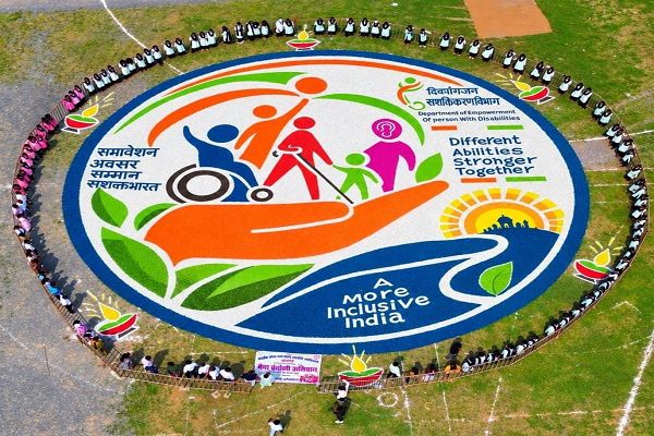 सारंगढ़ के खेलभांठा में उकेरा गया विकसित एवं समावेशी भारत का संकल्प