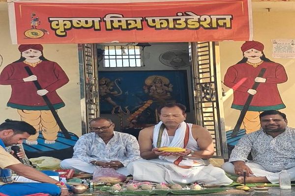 सर्व पितृ मोक्ष अमावस्या पर सरजू बांधा मुक्तिधाम में सामूहिक तर्पण-पिंडदान