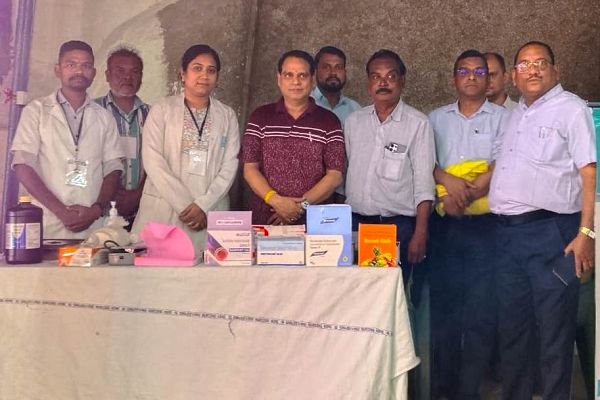 संयुक्त संचालक और सीएमएचओ नवरतन ने सामुदायिक स्वास्थ्य केन्द्र डोंगरगांव व डोंगरगढ़ का किया निरीक्षण