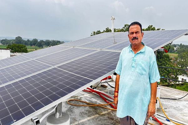 सेवा की कहानी : पूरे विश्व की पहली अक्षय ऊर्जा से जगमग है श्री अनिल शर्मा का मकान