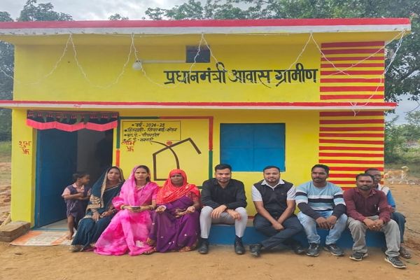 पक्की छत से संवर रही जिंदगी, प्रधानमंत्री आवास योजना से साकार हो रहे हजारों परिवारों के सपने