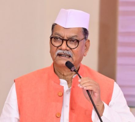 विधानसभा नेता प्रतिपक्ष कार्यालय रायपुर छ.ग.  प्रेस विज्ञप्ति  मुख्यमंत्री को विधानसभा सत्रों की अवधि बढ़ाने डॉ. चरणदास महंत ने लिखा पत्र।  सदन में संवाद का अभाव जनसमस्याओं को सड़कों पर आंदोलन का रूप देता है  - नेता प्रतिपक्ष  किसानों की पीड़ा, बिजली संकट, कानून-व्यवस्था और स्कूली बच्चों का सड़कों पर उतरना गंभीर चिंता का विषय  सदन की बैठकों की संख्या बढ़ाकर लोकतंत्र और जनविश्वास को मजबूत करने की आवश्यकता