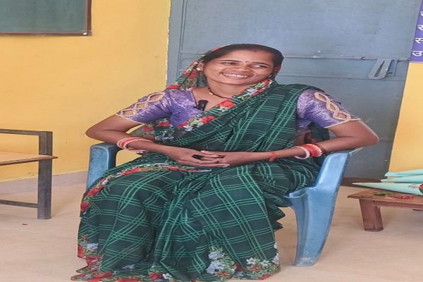  मुख्यमंत्री श्री विष्णु देव साय की संवेदनशील पहल से माताओं को मिल रहा आर्थिक संबल, बच्चों की पढ़ाई के सपनों को मिल रही नई उड़ान