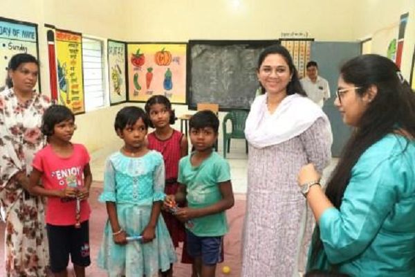 कलेक्टर ने आश्रम, आंगनबाड़ी केंद्रों का औचक निरीक्षण कर परखी व्यवस्थाएं