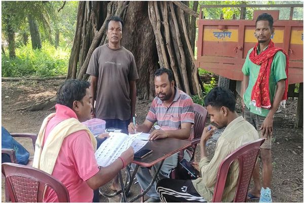 मतदाता पंजीयन अभियान को मिली गति, अंदरूनी गांवों तक पहुंच रहा निर्वाचन अमला