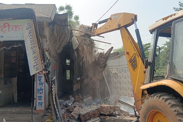 15 साल से बंद रास्ता अतिक्रमण मुक्त, जल्द शुरू होगा आवागमन