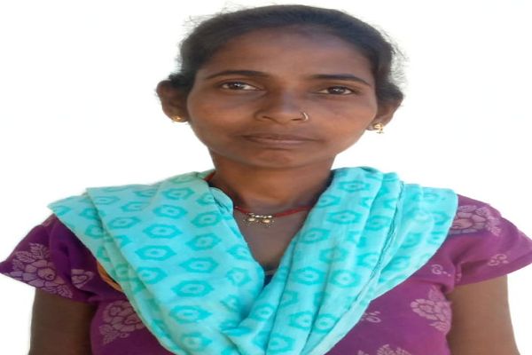 दुख के दौर में शारदा को मिला श्रम विभाग की योजना का सहारा