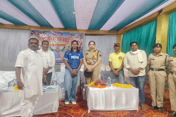 **युवा क्रांति ग्राम समिति मंडेली द्वारा दो दिवसीय कबड्डी प्रतियोगिता संपन्न; अंतरराष्ट्रीय खिलाड़ी संजू देवी यादव ने बढ़ाया खिलाड़ियों का उत्साह** 