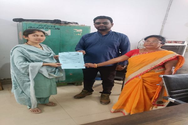 &rsquo;मुख्यमंत्री श्री विष्णु देव साय के सुशासन में शासकीय सेवाओं का लाभ लेकर नागरिक हो रहे लाभान्वित, विवाह पंजीकरण प्रमाण पत्र बना सहायक&rsquo;