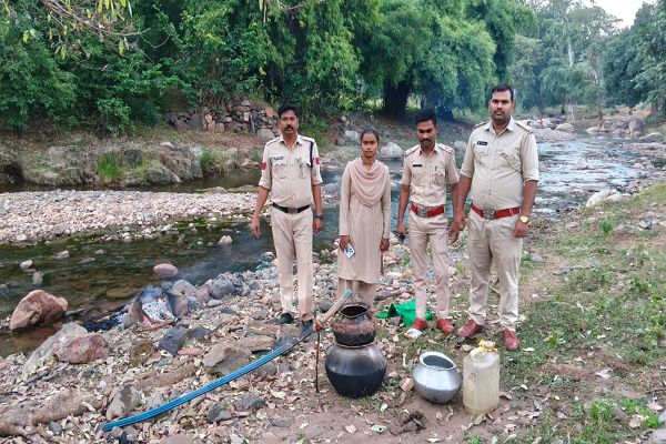  *अवैध मदिरा के खिलाफ कबीरधाम में बड़ी कार्रवाई, 143.82 करोड़ रुपये का राजस्व प्राप्त*
