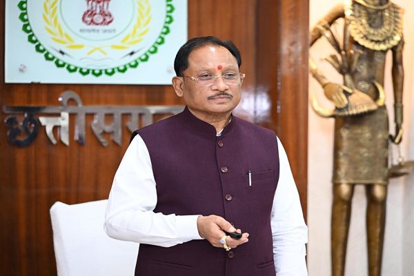 मुख्यमंत्री श्री विष्णु देव साय ने बाबा कार्तिक उरांव की जन्मशताब्दी पर उनकी आदमकद प्रतिमा का किया अनावरण