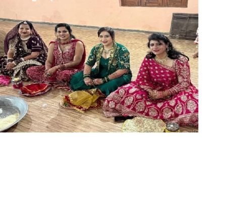  *गुरुद्वारे में धूमधाम से मनाया गया करवा चौथ*