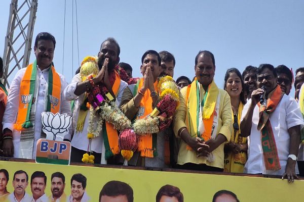 अनंतपुरम में केंद्रीय राज्यमंत्री तोखन साहू का दावा: मोदी, नायडू और अजेश बाबू के संगम से चमकेगा शहर*   *​अनंतपुरम में गर्जे तोखन साहू: मोदी-नायडू और अजेश बाबू की जोड़ी से ही संभव है शहर की प्रगति*