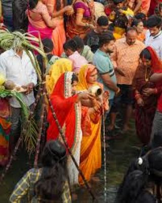 छठ पूजा में आखिर डूबते सूर्य को क्यों दिया जाता है अर्घ्य, जानें सूर्यास्त और सूर्योदय का समय