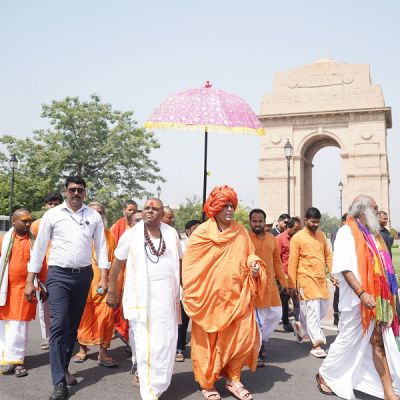 महामंडलेश्वर श्री करौली शंकर जी ने संतों संग अमर शहीदों को किया नमन, ईंधन बचत का दिया राष्ट्रीय संदेश