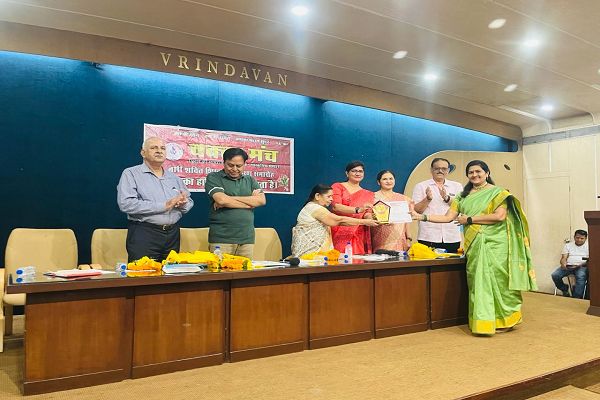 प्रेस विज्ञप्ति   डॉ भारती अग्रवाल (प्राचार्य )को सशक्त नारी अवार्ड से सम्मानित किया गया 