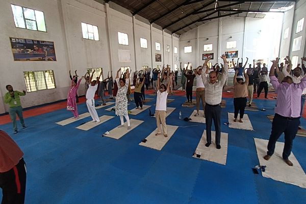 MATS विश्वविद्यालय में अंतर्राष्ट्रीय योग दिवस पर पाँच दिवसीय योग कार्यक्रम का आयोजन