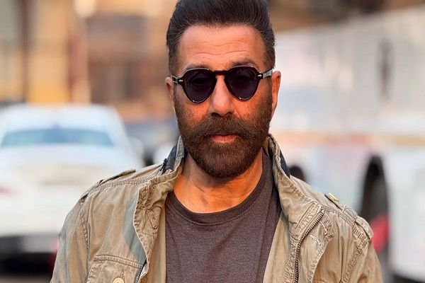 पैसों की तंगी के कारण अटक गई Sunny Deol की ये दो फिल्में, एक की तो 80 परसेंट शूटिंग कर चुके हैं गदर 2 एक्टर