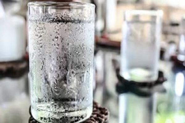  हानिकारक हो सकता है तेज धूप से आकर तुरंत ठंडा पानी पीना