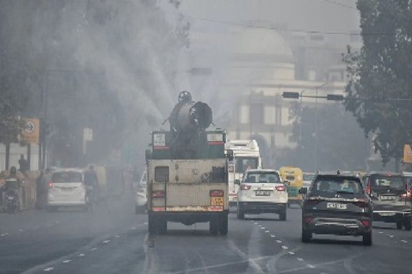 जहरीली होती हवा से गहराता सांसों का संकट