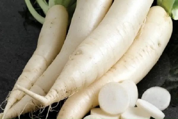 सर्दियों में किन चीज़ों के साथ भूलकर भी नहीं खानी चाहिए ये सब्जी?